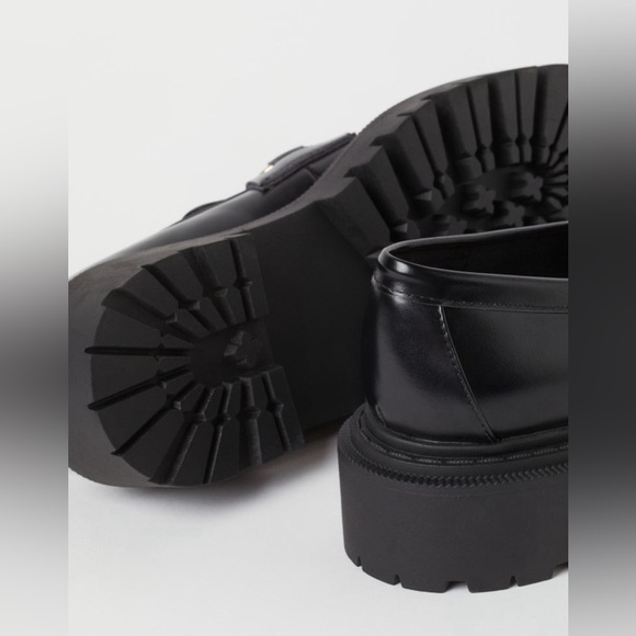 H&M Chunky Black Vegan Leather Loafer Gold Horse Bit Detail EU 38M US 7.5 NWOT - Picture 4 of 4